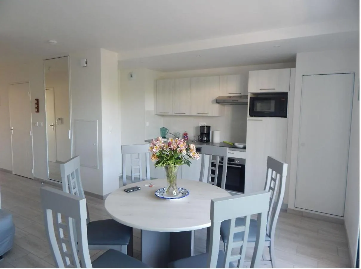 Saint Malo Bel Appartement Neuf Pres Gare Plage Sillon Intramuros Parking Prive 0*, Saint-Malo France